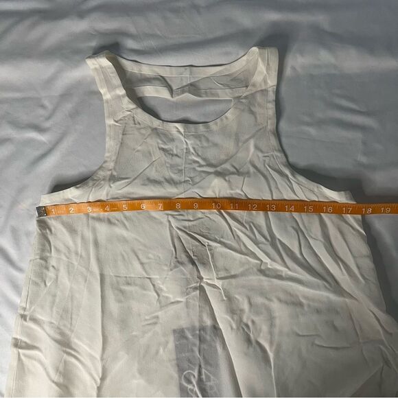 NWT Chaser Size M White Silk Basics Vent Back Flounce Tank Lightweight Sheer - Picture 3 of 8